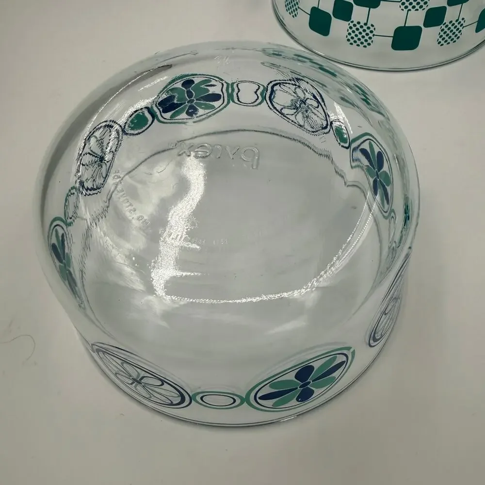 Lot Of 4 Pyrex #7201 6